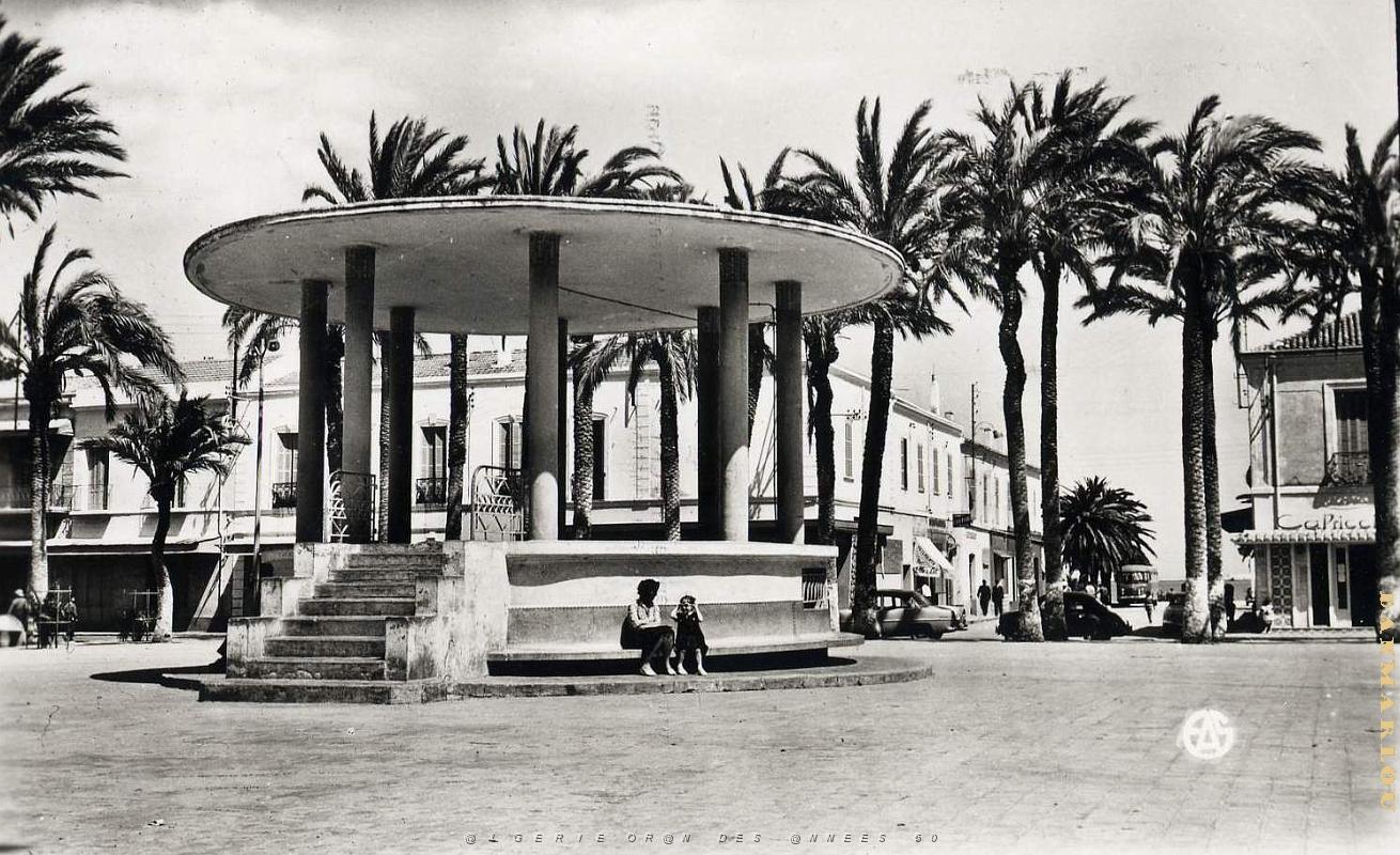 Arzew 506- Place d'Isly COLLECTION DES AMIS DE ND DE SANTA CRUZ.jpg